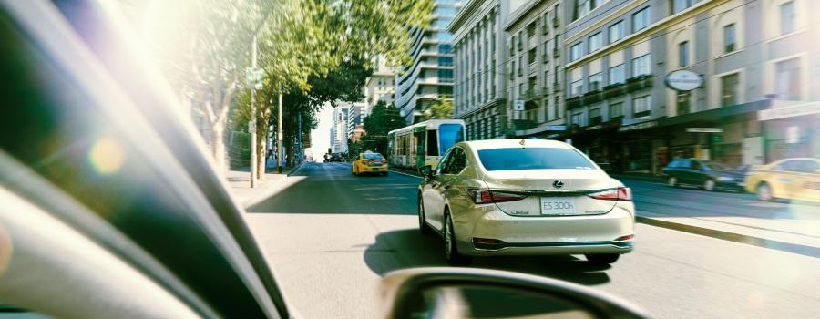  Lexus ES300h 2018 года  (JP) (фото 23 из 24)